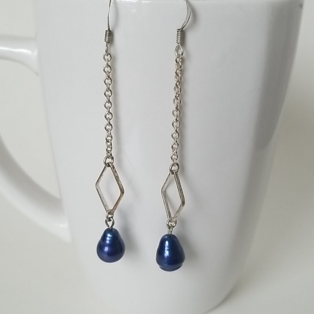 🎀3/$20 Handmade pair of earrings